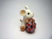 Image of Little Easter Mouse with Lilac Glass Egg (Orange and Red Spots)