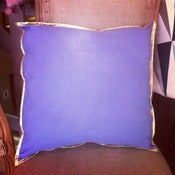 Image of Coussin Carré Violet et passepoil doré THI KIEU