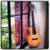 Image of Moku Solid Sitka Spruce/Mhgy Tenor w/ PU