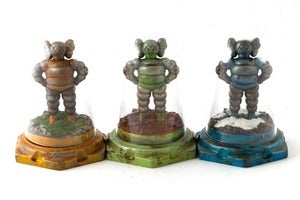 Image of KAWS Chum / Personal Trimentional Viewer/  3" Domed Resin Diorama