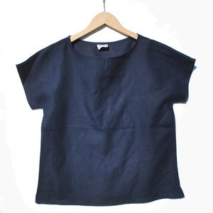 Image of Arrow Tee <br>Navy Linen<br>