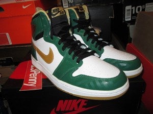Image of Air Jordan I (1) Retro HI "Clover/Metallic Gold"