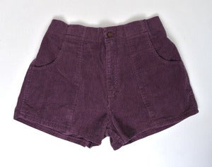 Image of Vintage corduroy shorts (W29 to W31)