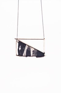 Image of Small elenii triangle White/Black