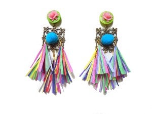 Image of boucles d'oreilles raphia