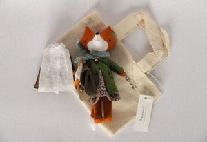 Image of Bigger fox Eida