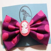Image of Victorian Cameo Bow (Large)
