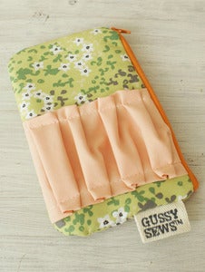 Image of Summer Daydreams medium zip pouch
