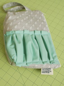 Image of Gray Raindrops wristlet