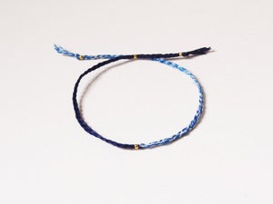 Image of Mixed yarn blue bracelet