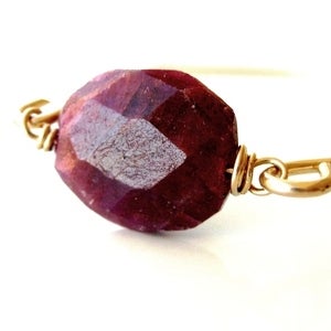 Image of Vitrine - Indian Ruby Bangle