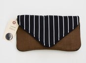 Image of the summer snap clutch (black+white stripe)