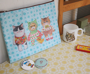 Image of Uncle cat pouch L -Friends