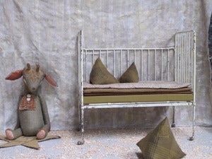 Image of Banquette de petite fille