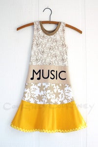 Image of COURTNEYCOURTNEY ⅘ beige/gold/music/rr 