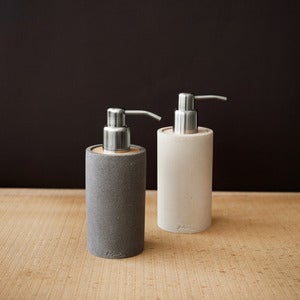 Image of "SAND" - Gel Dispenser