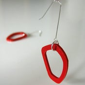 Image of POD_Drop earrings in acrylic