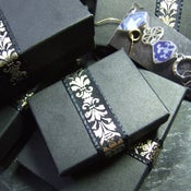 Image of Gorgeous FREE gift box, ribbons and wrapping...