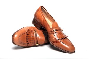 Image of GUCCI LOAFER$ TASLE 