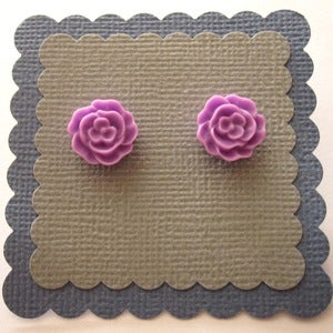 Image of Tiny Flower Earrings - Light Purple