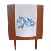 Image of 'The Birds' Runner {white}