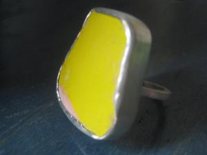 Image of chunky silver ring yellow