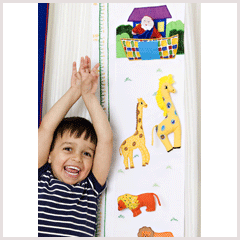 Image of Oskar & Ellen Measuring height - Noah's ark