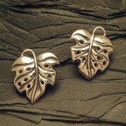 Image of Monstera Earrings Small (pierced)