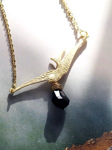 Image of noir flight necklace
