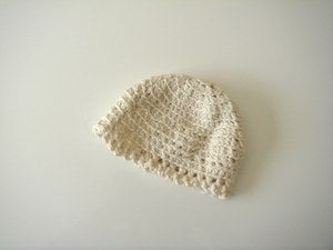 Image of hand knit Girl's hat in organic cotton- White