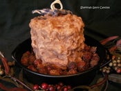 Image of Grubby Pillar in tin pan w/ rosehips *NEW*