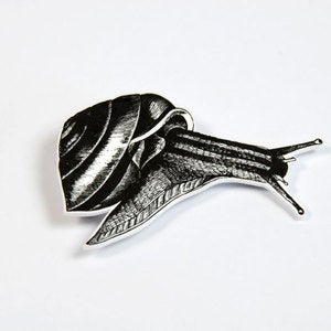 Image of BROOCH - the snail: pass the salt