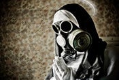 Image of None post apocalyptique et son saint masque à gaz