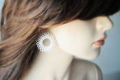Image of spiro silver circle