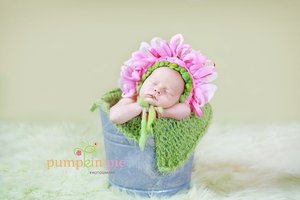 Image of Newborn Flower Bonnet