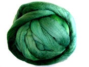 Image of ivy league: 100% merino wool combed top 8oz, 225 grams.