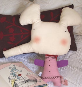 Image of "Violeta" durmiente y  "Vito" muñeco-  "Violeta" &  "Vito" doll