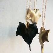 Image of ivy pendant chain