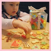 Image of Kit piccoli cuochi (stampini e grembiule per fare i biscotti!)