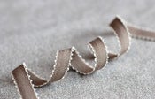 Image of French Trim - Alouette (1 yard)