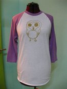 Image of lilac sleeved unisex Small baseball tee with golden owl