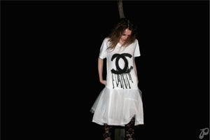 Image of DRIPPING INTERLOCKING FASHION SPRAY "C" LETTERS