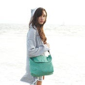 Image of Arrow Shoulder Bag<br>Lime Sorbet Green