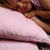 Image of Taie d'oreiller couleur rose chamallow, teinture végétale à la main