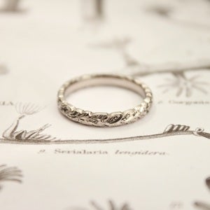 Image of palladium 3mm laurel leaf