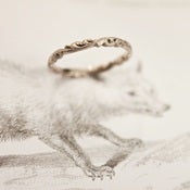 Image of 18ct white gold 2mm floral carved