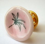 Image of Palm saucer tie pin