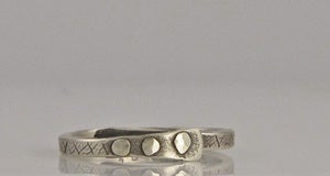 Image of 2mm 3 rivet leaf ring