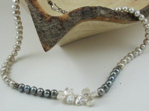 Image of Menage e'toui of pearls