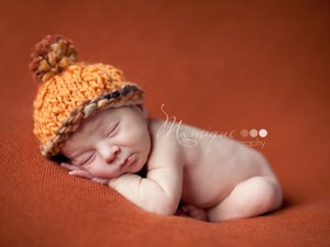 Image of Newborn Hat - Pompom